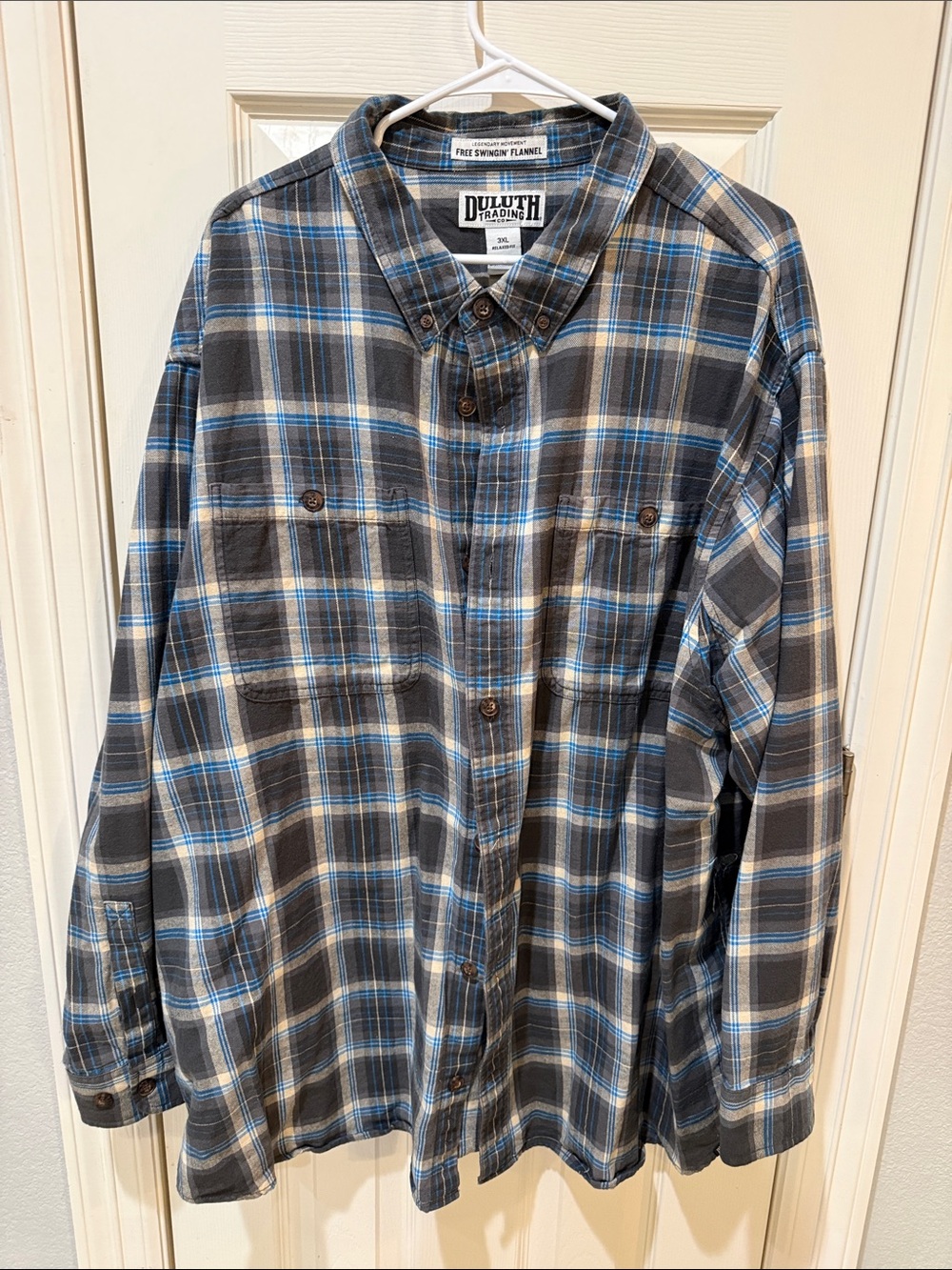 Duluth Trading Co Blue, Gray & Cream Plaid Button-Down Shirt